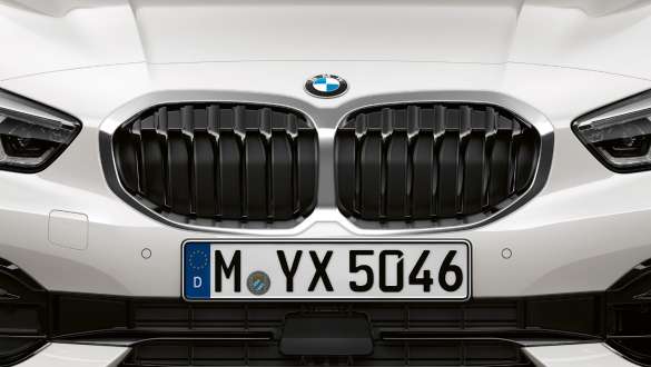 BMW 1 Series double kidney grille F40. Double kidney grille of the BMW 1 Series Model Sport Line in Mineral White metallic F40.