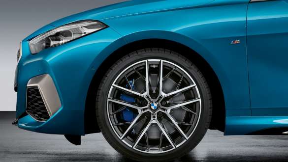 19" M Performance light alloy wheel 555 M BMW 2 Series Gran Coupé F44 19" M Performance light alloy wheel Double-spoke style 555 M Bicolour BMW 2 Series Gran Coupé Snapper Rocks blue metallic F44 exterior