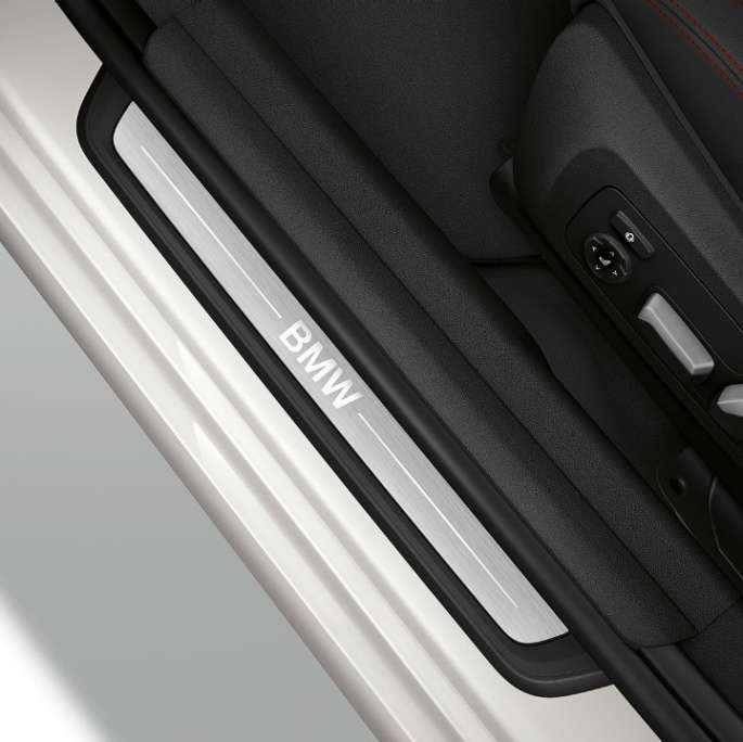 BMW 3 Series Sedan, Luxury Line entry sill Top view of the door sill of the BMW 3 Series Sedan with Model Sport Line features.