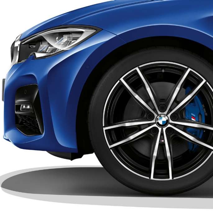BMW 3 Series Sedan, Model M Sport light alloy wheel Close-up of the light alloy wheel of the BMW 3 Series Sedan with Model M Sport equipment.