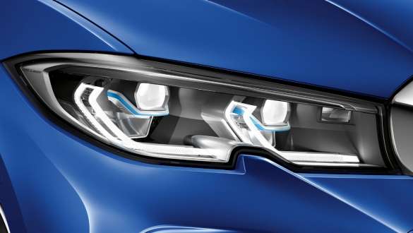 BMW 3 시리즈 세단 (G20), BMW 레이저라이트 BMW 3 시리즈 세단 (G20), BMW 레이저라이트 BMW 레이저라이트가 장착된 좌측 전방 헤드라이트의 측면 클로즈업