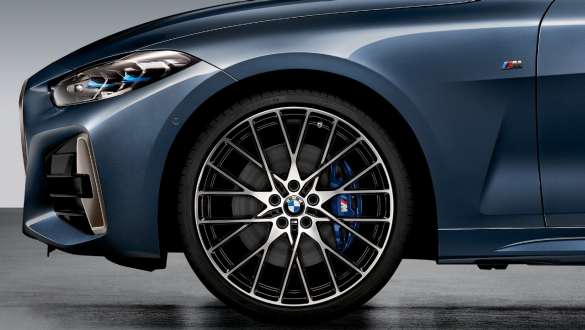 20" M Performance forged wheel Cross-spoke style 794 M Bicolor (Jet Black, gloss-lathed), single wheel without tyre, front BMW 4 Series Coupé G22 2020 20" M Performance forged wheel Cross-spoke style 794 M Bicolor (Jet Black, gloss-lathed), single wheel without tyre, front BMW 4 Series Coupé G22 2020 close up