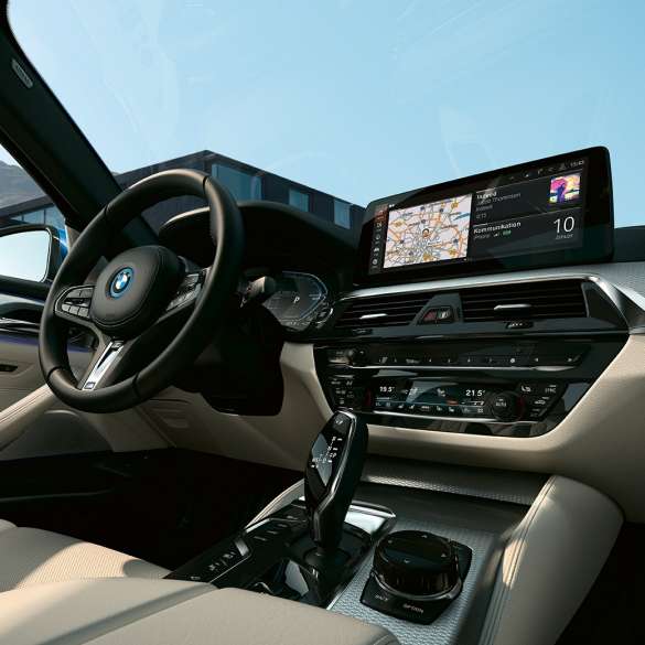 Interior BMW 5 Series Sedan G30 플러그인 하이브리드 BMW 5 Series Sedan G30 Facelift 2020 interior 플러그인 하이브리드