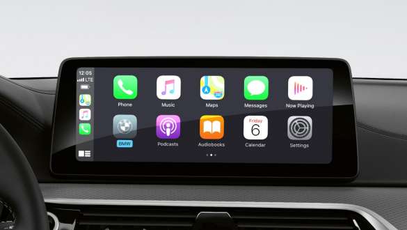 Smartphone integration BMW 5 Series Sedan G30 플러그인 하이브리드 Smartphone integration BMW 5 Series Sedan G30 Facelift 2020 interior cockpit 플러그인 하이브리드