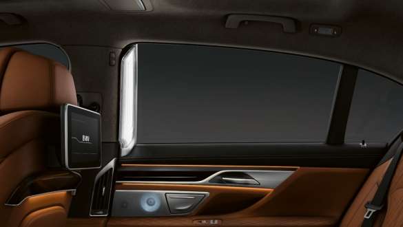 BMW 7시리즈 세단의 앰비언트 하이라이트 플러그인 하이브리드 G11 BMW 7시리즈 세단의 앰비언트 하이라이트 인테리어 플러그인 하이브리드 G11