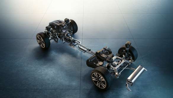 BMW 7 시리즈 세단 G70 ICE 740i의 독립형 내연 기관 BMW 7 시리즈 세단 G70 ICE 740i의 독립형 내연 기관