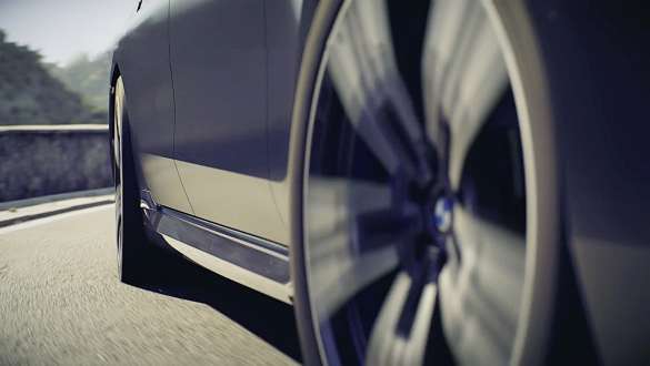 통합형 액티브 스티어링 BMW 7 시리즈 세단 G70 ICE 740i M 스포츠 패키지 BMW 7 시리즈 세단 G70 ICE 740i M 스포츠 패키지, 실내 공간 보기, 콕핏 통합형 액티브 스티어링