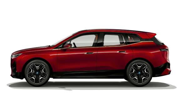BMW iX i20 electric SUV 사이드 뷰 BMW iX electric SUV Aventurin Redi20 사이드 뷰