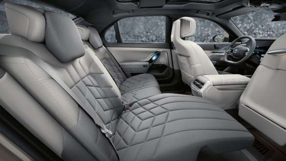이그제큐티브 라운지 시트 BMW i7 세단 G70 탑승자를 위한 이그제큐티브 라운지 시트 BMW M760e 세단G70