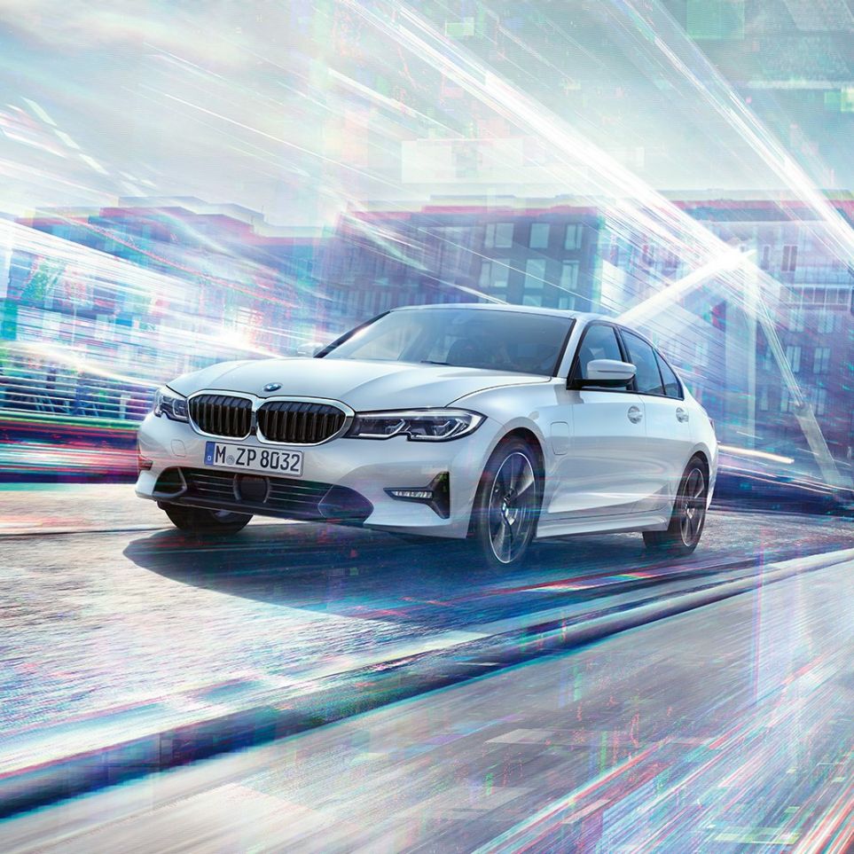 BMW 330e iPERFORMANCE BMW 330e iPERFORMANCE