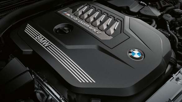 BMW M 트윈파워 터보 직렬 6기통 가솔린 엔진 BMW M240i xDrive 쿠페 G42 2021 BMW M240i xDrive 쿠페 G42 2021 BMW M 트윈파워 터보 직렬 6기통 가솔린 엔진 클로즈업