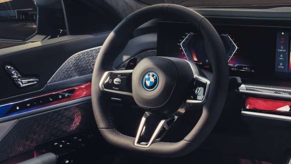 M 가죽 스티어링 휠 BMW M760e xDrive 세단 G70 M 가죽 스티어링 휠 BMW M760e xDrive 세단 G70