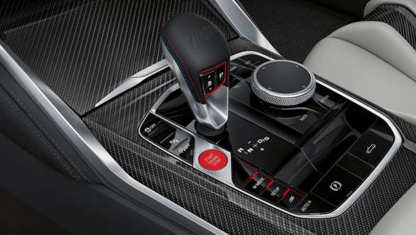 센터 콘솔 제어판 BMW M4 컨버터블 G83 2021 BMW M4 컨버터블 G83 2021 콕핏, 센터 콘솔 제어판 포함