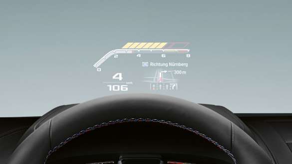M specific Head-Up Display F92. BMW 8 Series Coupé M Automobiles with M specific Head-Up Display F92.