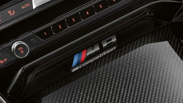 M8 Competition Badge F92. BMW M8 Competition Coupé, centre console with M8 Competition Badge F92.