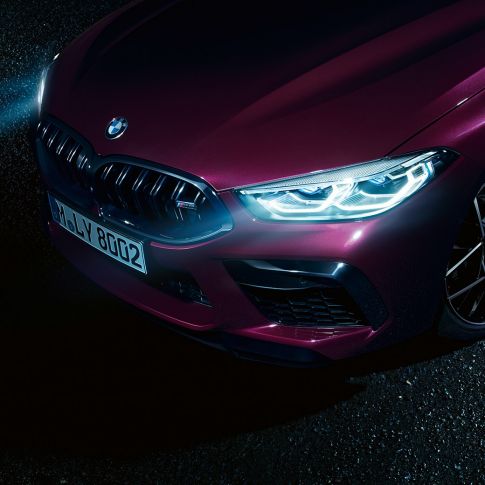 BMW M8 Competition Gran Coupé close-up lateral front F93 BMW M8 Competition Gran Coupé with BMW Laserlight F93 2020 BMW Individual Ametrine metallic close-up lateral front