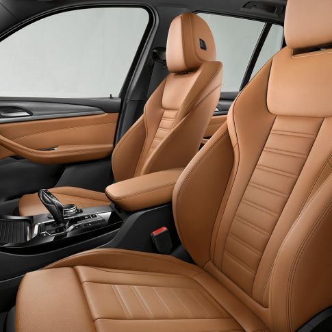 BMW X3 M40i와 BMW X3 M40d SUV, 인테리어 G01 BMW X3 M40i 및 BMW X3 M40d SUV, 스포츠 시트가 포함된 스포티하고 안락한 인테리어 G01