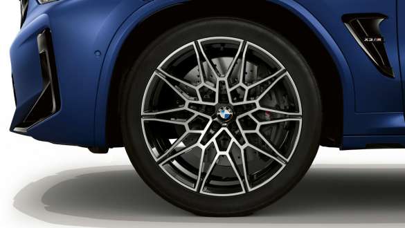 21’’ M 경합금 휠 V-스포크 스타일 765 M BMW X3 M 컴피티션 F97 LCI 페이스리프트 2021 BMW X3 M 컴피티션 F97 LCI 페이스리프트 2021 프로즌 마리나 베이 블루 메탈릭 21" M 경합금 휠 V 스포크 스타일 765 M 클로즈업