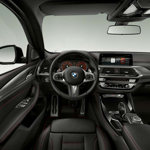BMW X4 M40i 및 BMW X4 M40d SUV 의 콕핏 G02 BMW X4 M40i 및 BMW X4 M40d SUV, 실내, M 가죽 스티어링 휠 및 M 스포츠 시트가 포함된 콕핏 G02