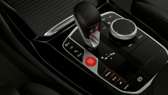 M 기어 셀렉터 스위치 BMW X4 M 컴피티션 F98 LCI 페이스리프트 2021 BMW X4 M 컴피티션 F98 LCI 페이스리프트 2021 M 기어 셀렉터 스위치 인테리어