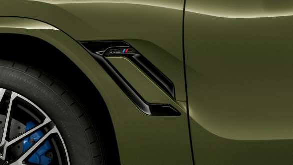 M side gills of the BMW X6 M Competition SUV F96 M side gills BMW X6 M Competition F96 BMW Individual Special Paint Urban Green SUV exterior