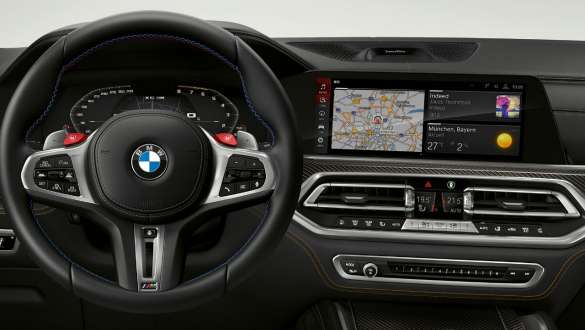 M specific instrument cluster in the BMW X6 M Competition M specific instrument cluster BMW X6 M Competition F96 SUV 2020 cockpit