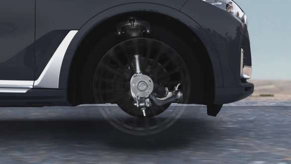 Adaptive 2-axle air suspension SUV G07 Adaptive 2-axle air suspension: close-up SUV G07