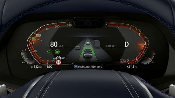 Driving Assistant Professional SUV G07 Driving Assistant Professional: Cloes-up of driver’s panel SUV G07