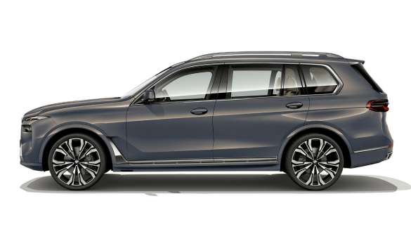 BMW X7 G07 LCI 측면도, 스파클링 쿠퍼 메탈릭 그레이, 디자인 퓨어 엑설런스 BMW X7 G07 LCI 측면도, 정지, 메탈릭 그레이 스파클링 쿠퍼, 디자인 퓨어 엑설런스