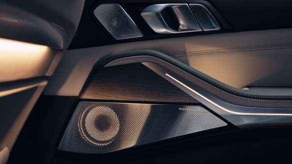 바워스 & 윌킨스 다이아몬드 서라운드 사운드 시스템 BMW X7 G07 LCI 바워스 & 윌킨스 다이아몬드 서라운드 사운드 시스템, BMW X7 G07 LCI 앞문 패널의 라우드스피커