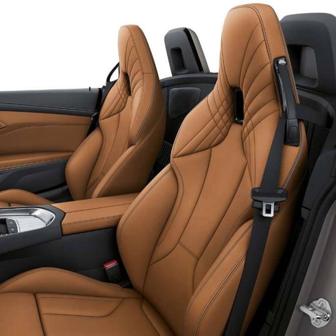 BMW Z4 로드스터 M40i의 앞좌석 BMW Z4 로드스터 M40i