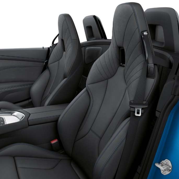BMW Z4 로드스터 M 스포츠 라인의 앞좌석 BMW Z4 로드스터 M 스포츠 라인