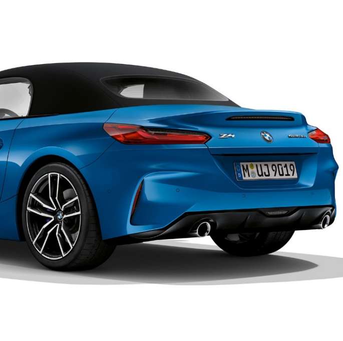 BMW Z4 로드스터 M 스포츠 라인의 뒷모습 BMW Z4 로드스터 M 스포츠 라인