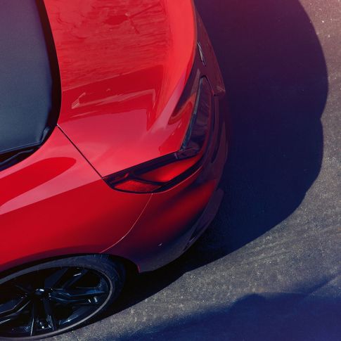 BMW Z4 로드스터의 후면과 리어 휠 BMW Z4 로드스터의 후면과 리어 휠의 조감도