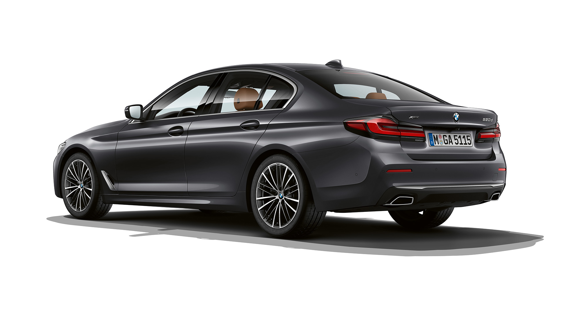 BMW 5 Series Sedan G30 Basic equipment rear 플러그인 하이브리드 BMW 5 Series Sedan 540i G30 2020 Basic equipment in Sophisto Grey three-quarter rear view 플러그인 하이브리드