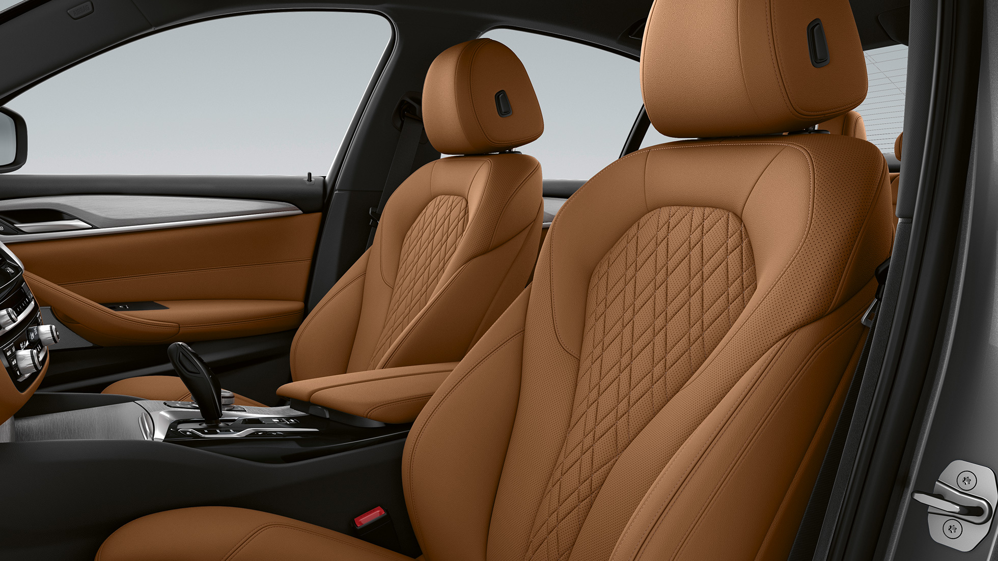 Upholstery BMW 5 Series Sedan G30 Basic equipment 플러그인 하이브리드 Upholstery in Sensatec Cognac BMW 5 Series Sedan 540i G30 2020 Basic equipment interior 플러그인 하이브리드
