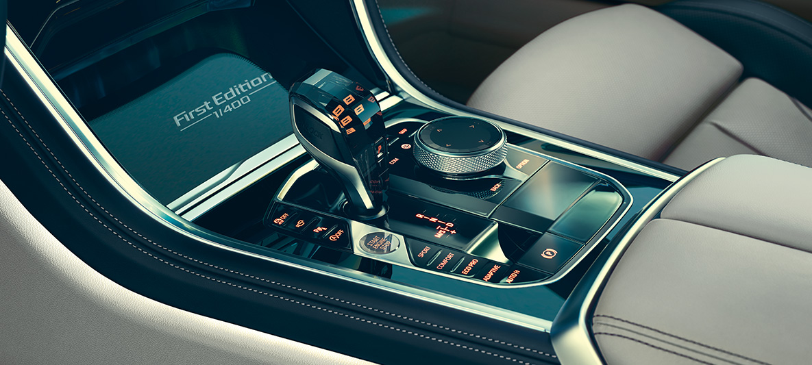 BMW M850i Coupé First Edition, center console Close-up of the center console of the BMW M850i Coupé First Edition