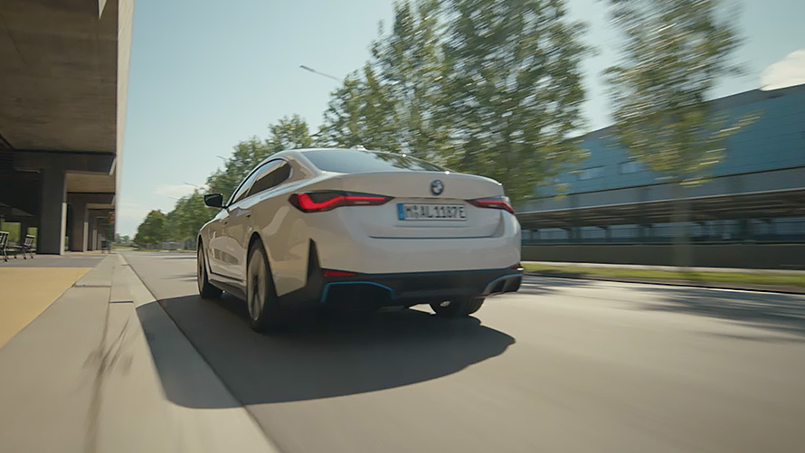 순수 전기 BMW i4 G26 2021 클로즈업 측면 프론트 전기차 순수 전기 BMW i4 G26 2021 클로즈업 측면 프론트 전기차