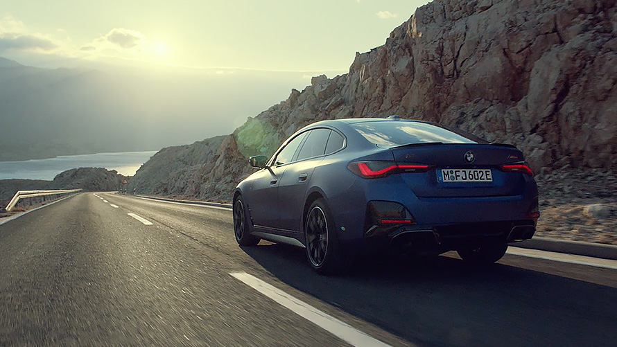 all-electric BMW i4 M50 G26 2021의 스포티함에 대한 동영상 all-electric BMW i4 M50 G26 2021의 스포티함에 대한 동영상