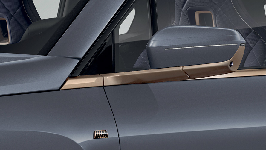 BMW iX M60 i20 2022 전기 SUV 전기차 옥시드 그레이 메탈릭 BMW 인디비주얼 익스테리어 라인 티타늄 브론즈 아웃사이드 미러