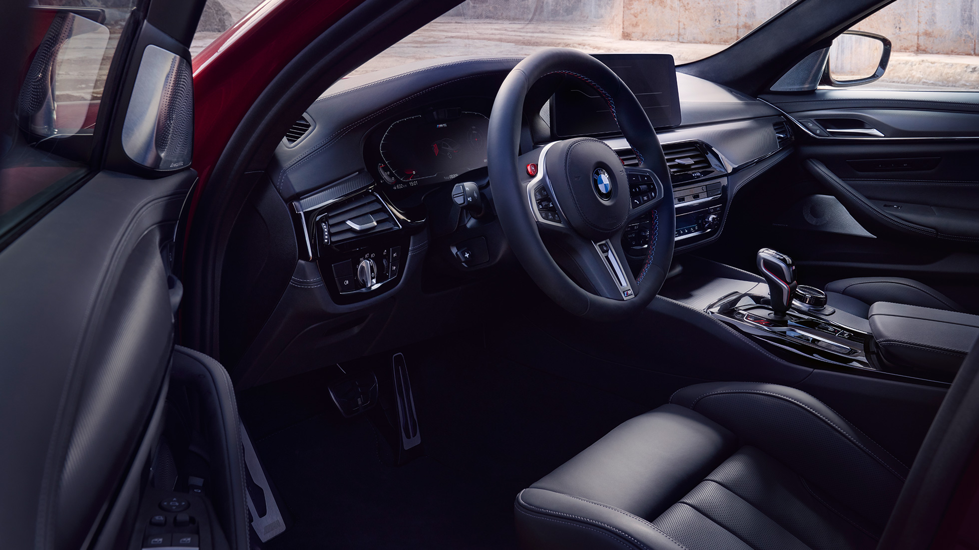 BMW M5 Competition F90 LCI Facelift 2020 cockpit BMW M5 Competition F90 LCI Facelift 2020 cockpit with open door