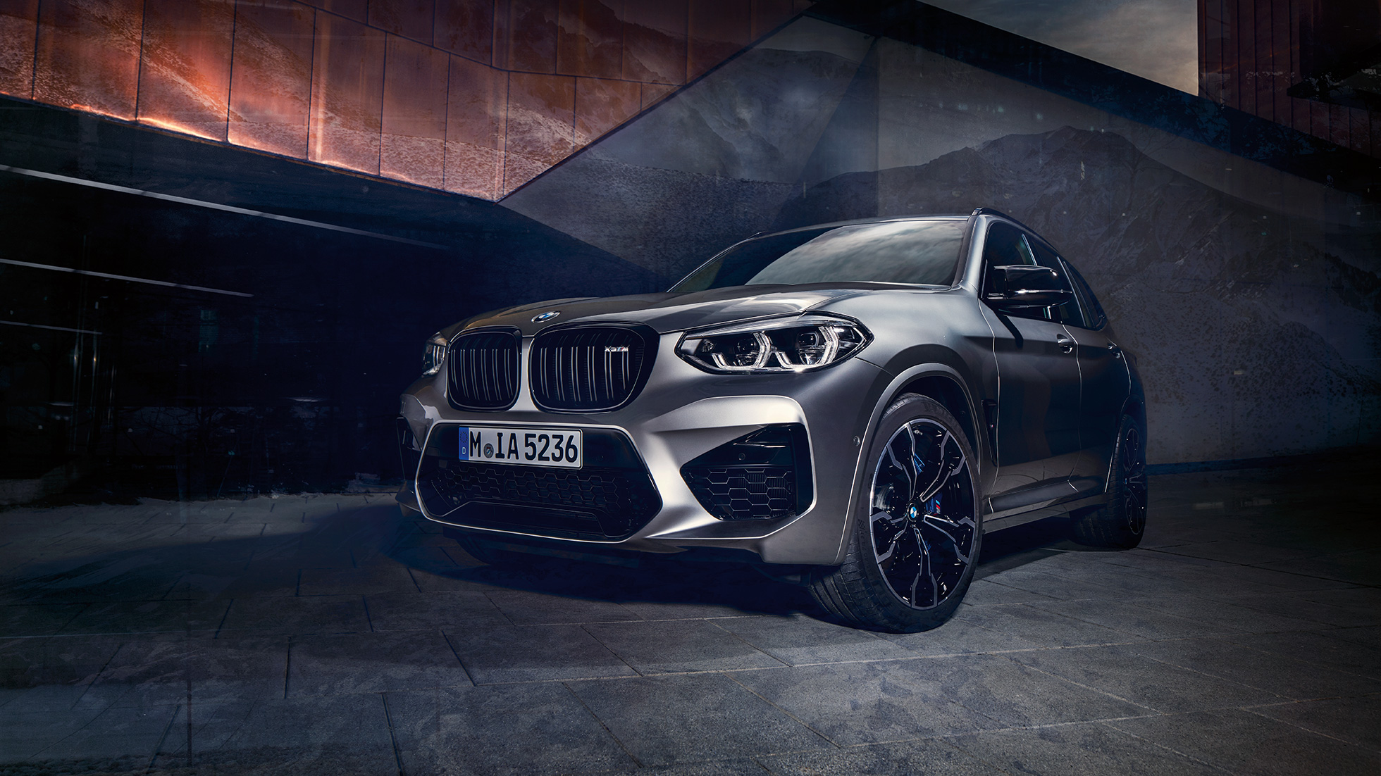BMW X3 M SUV 컴페티션, 정측면 뷰 F97. BMW X3 M SUV 컴페티션 도닝턴 그레이 메탈릭, 외관, 정측면 뷰 F97.