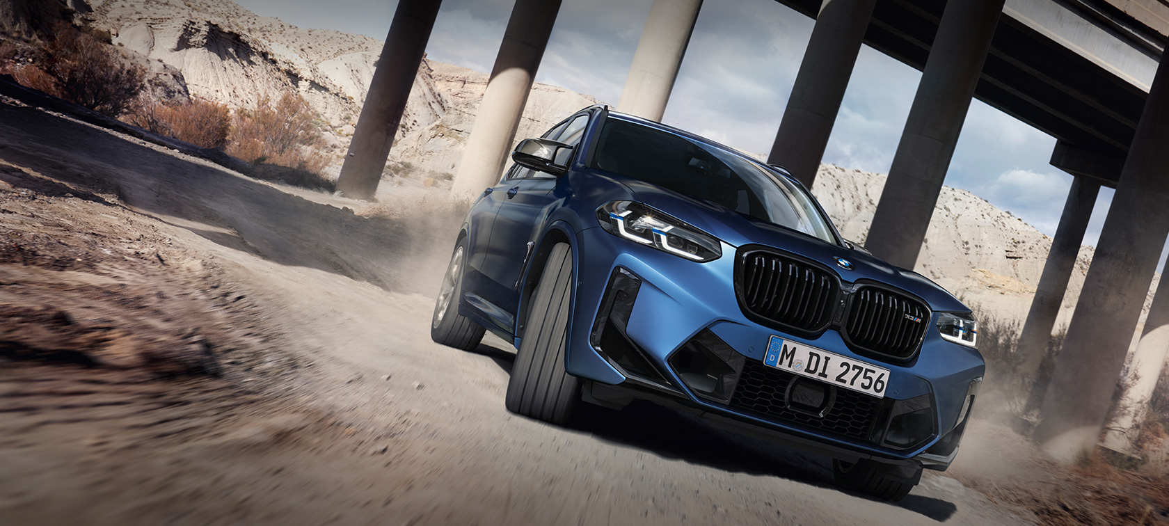 BMW X3 M 컴피티션 F97 LCI 페이스리프트 2021 프로즌 마리나 베이 블루 메탈릭 3/4 정면도 주행