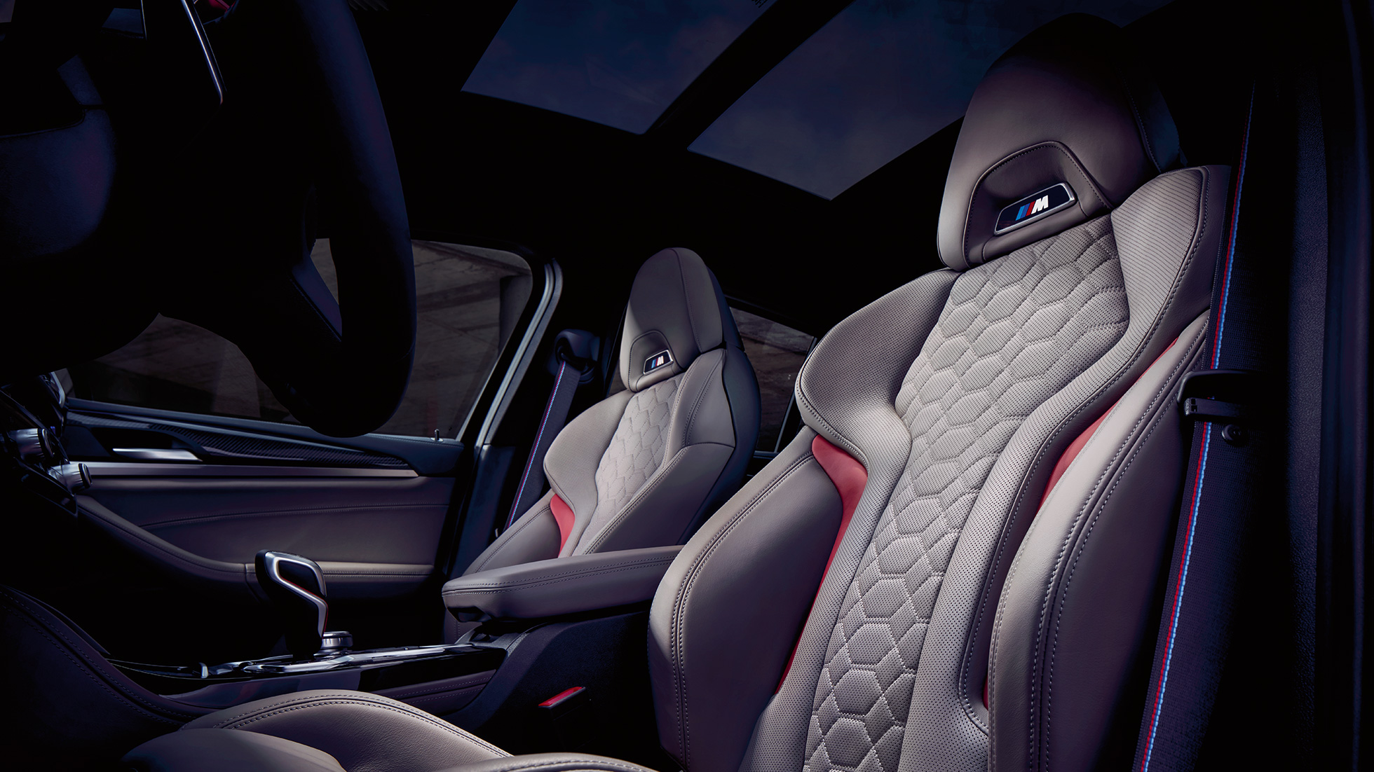 BMW X4 M SUV 컴페티션, M 스포츠 시트 F98 BMW X4 M SUV 컴페티션, 실내, M 스포츠시트 메리노 가죽 및 알칸타라 F98