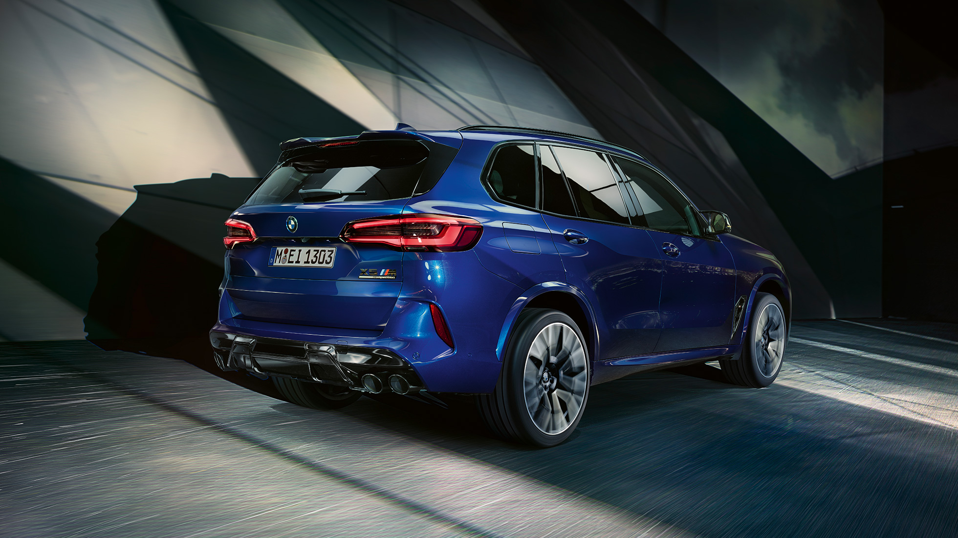 BMW X5 M Competition SUV F95 with M xDrive BMW X5 M Competition SUV F95 with M xDrive 2020 Marina Bay Blue metallic three-quarter rear view