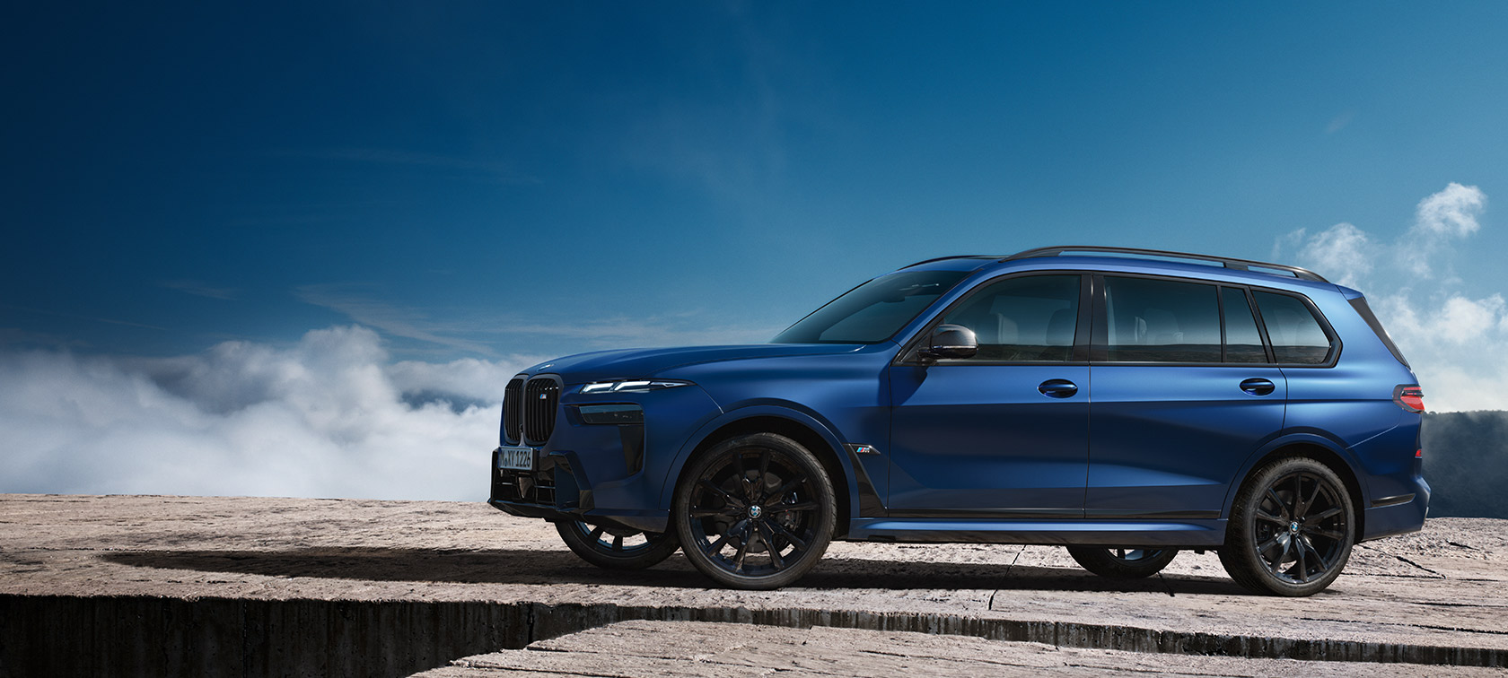 BMW X7 M60i (G07): 엔진 & 정원정보