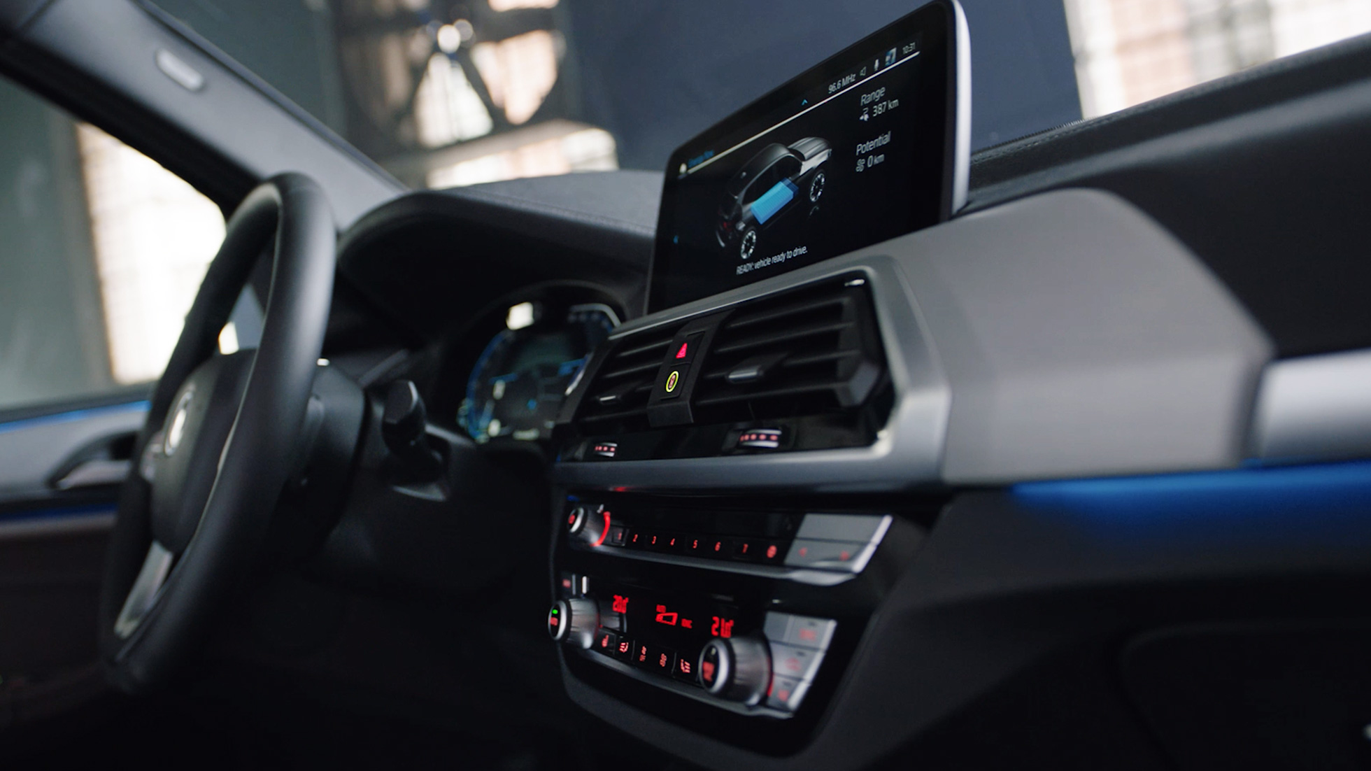 BMW iX3 G08 실내 디자인 동영상 BMW iX3 G08 2020 미네랄 화이트 메탈릭 실내 디자인 동영상