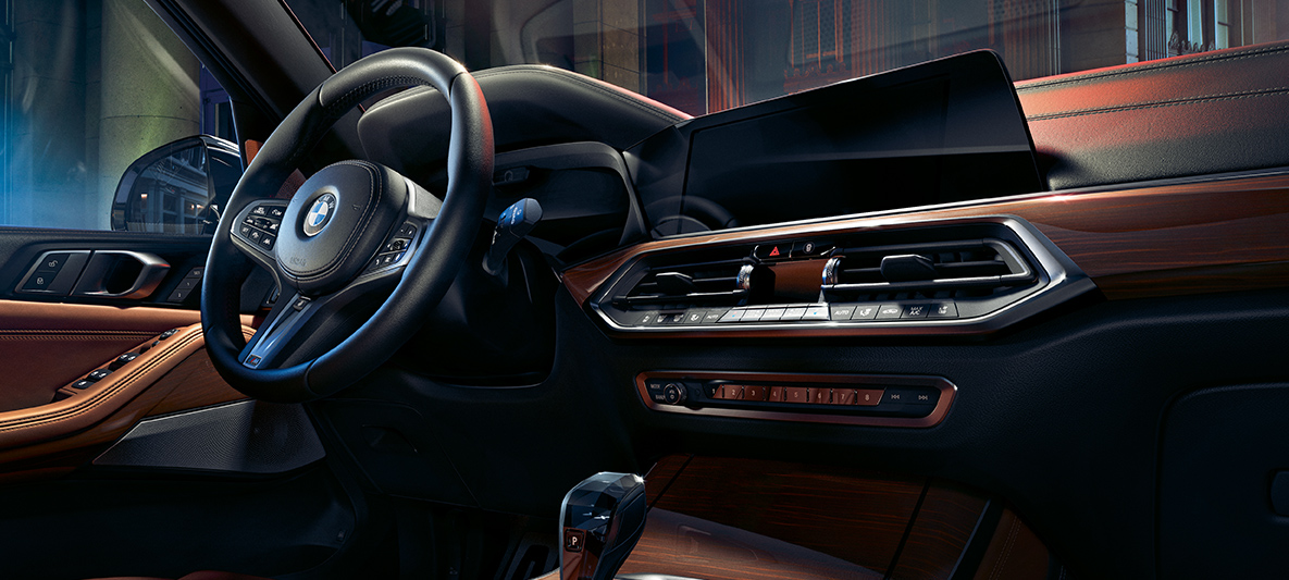 BMW X5 interior Cockpit, instrument panel and centre console of the BMW X5