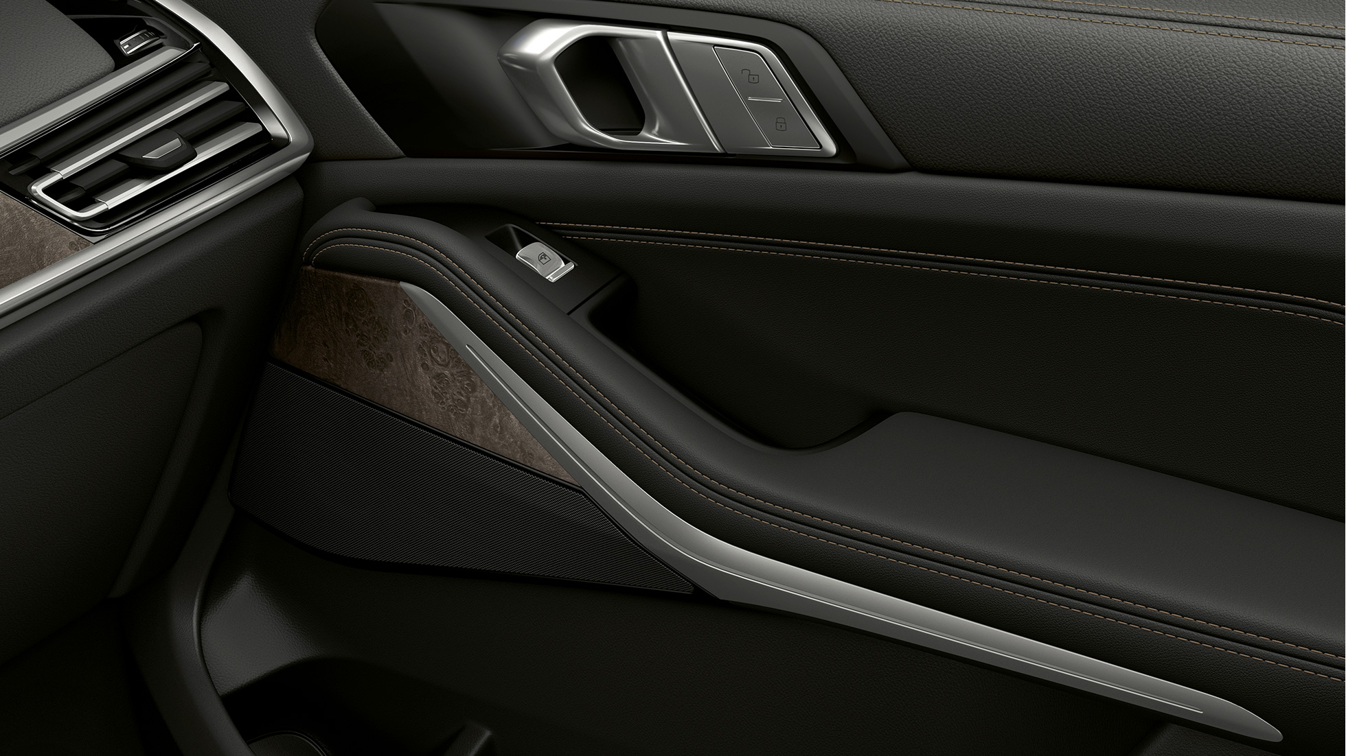 BMW X7, standard equipment inner door SUV G07 Close-up of the inner door of the BMW X7 with standard equipment features SUV G07