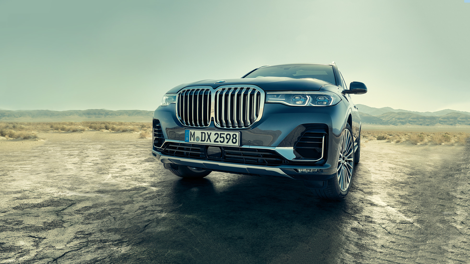 BMW X7 exterior, oblique low-angle-shot SUV G07 BMW X7 exterior: oblique low-angle-shot of the front SUV G07